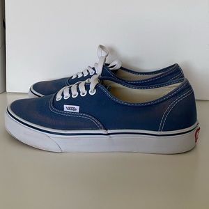 Men’s 9 Women’s 10.5 Vans Authentic navy sneakers